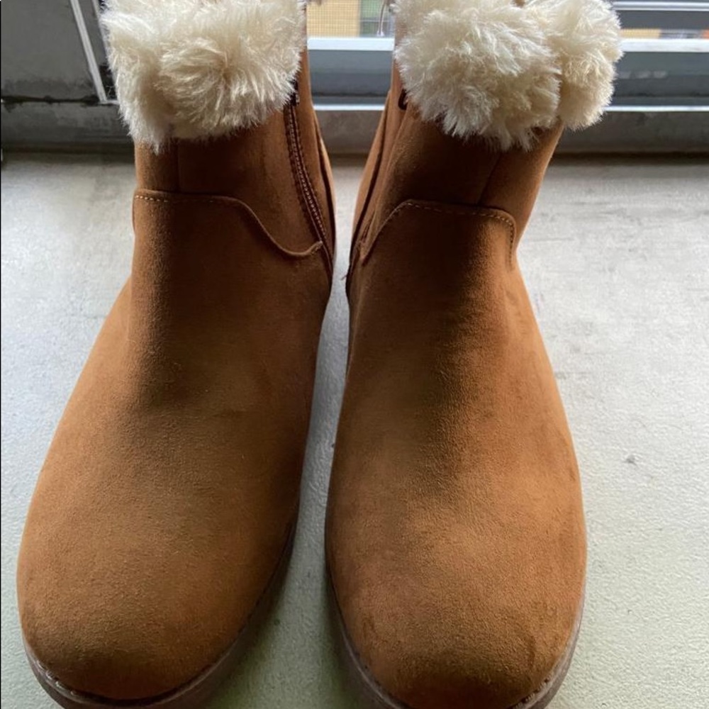 Brand: Cat & Jack color: Tan & Cream condition: New, unused Size: Little girl 2